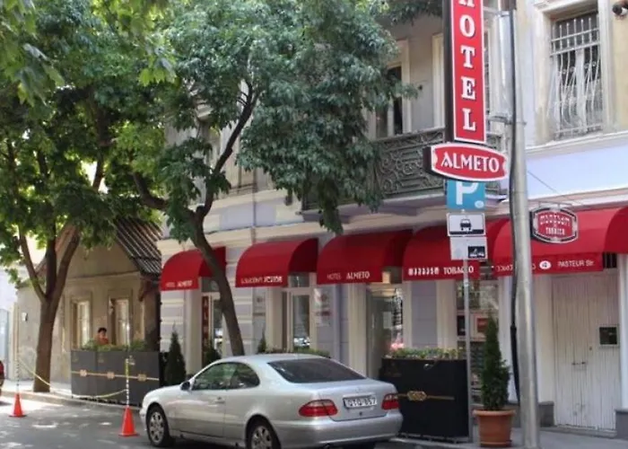 Almeto Hotel & Rooms
